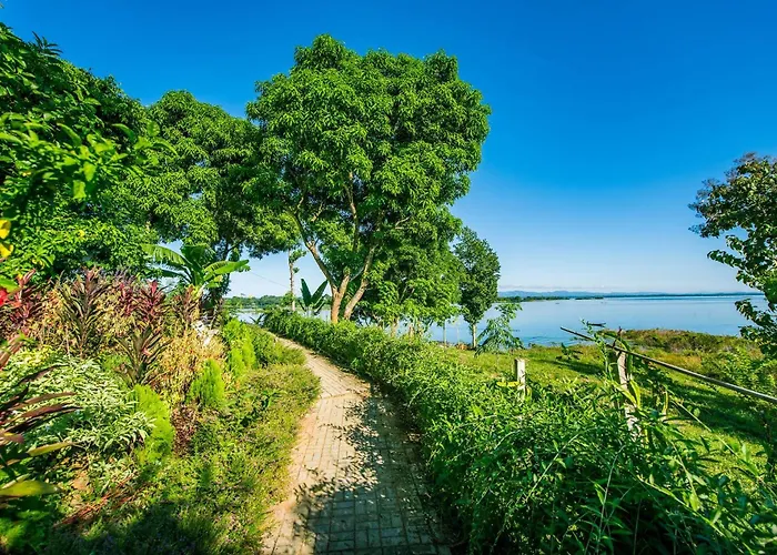 Divine Lake Island