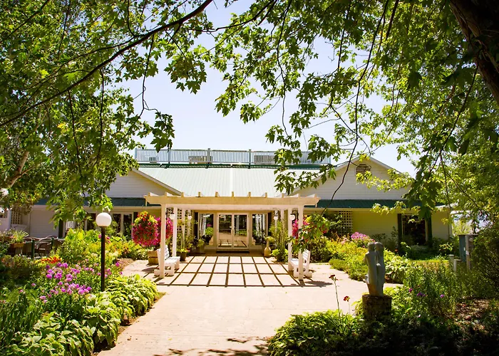 Elmhirst'S Resort