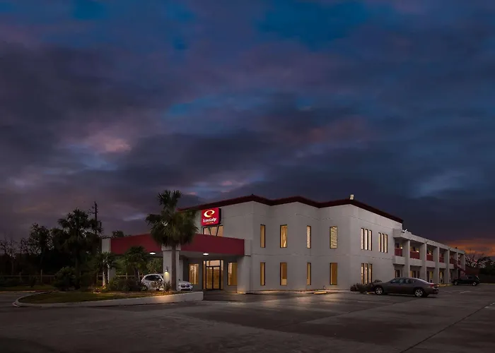 Econo Lodge Inn & Suites Channelview - Houston East