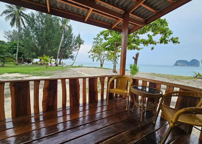 Koh Ngai Kaimuk Thong Resort