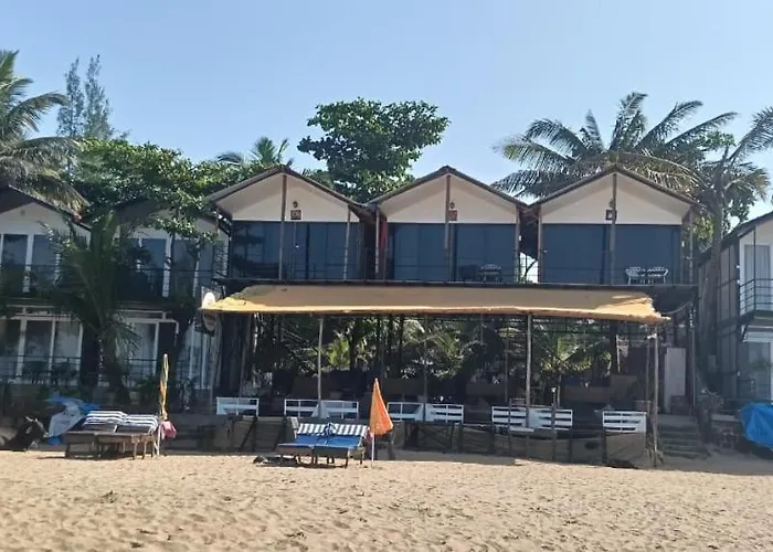 Casa Beach Hut Resort
