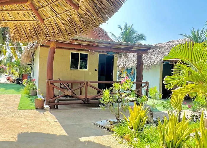 Casa Las Palmas Playa La Saladita