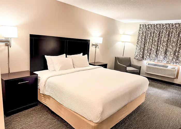 Country Trails Inn &Suites