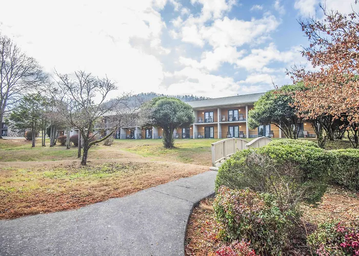 Tremont Lodge & Resort