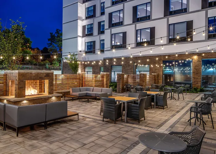 Hampton Inn & Suites Raleigh Midtown, Nc