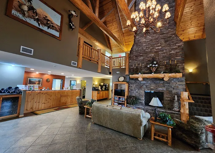 Pine Peaks Lodge And Suites