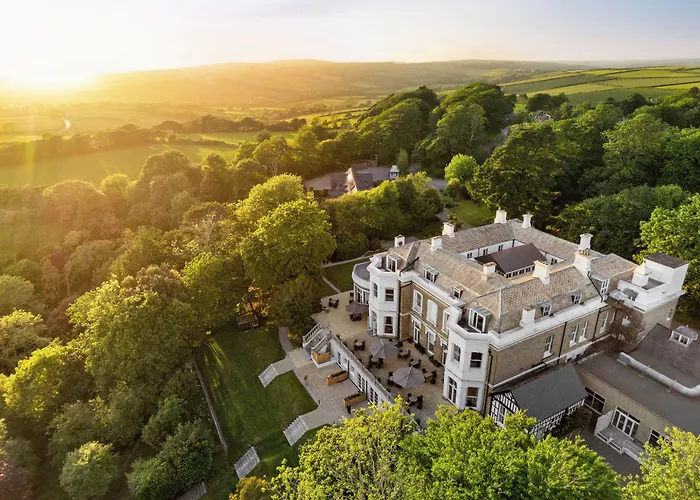 Trenython Manor Resort