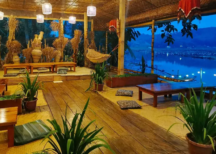 Sunrise Garden Lake Resort