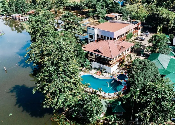 Sunrise Garden Lake Resort