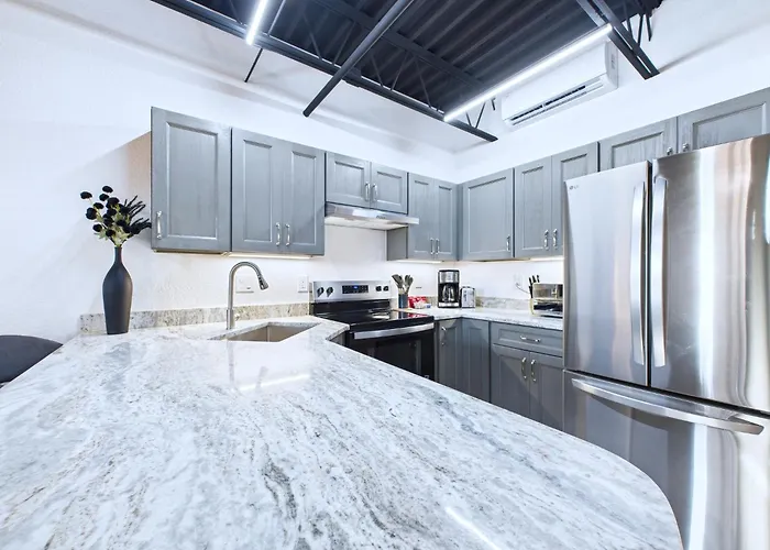 Stylish Loft Minutes From Beach & Port - Unit 204