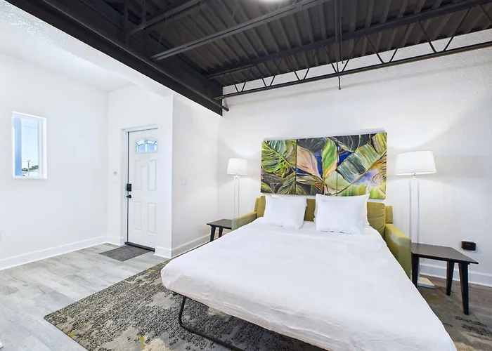 Loft Getaway Near Port & Beach -Unit 203
