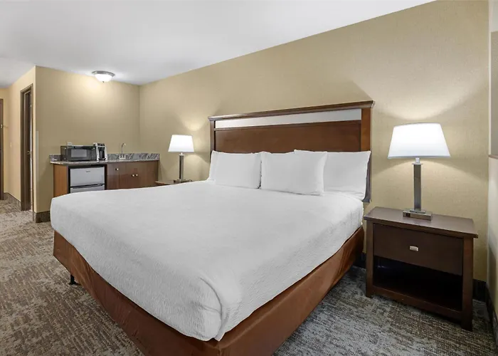 Best Western Plus Prairie Inn