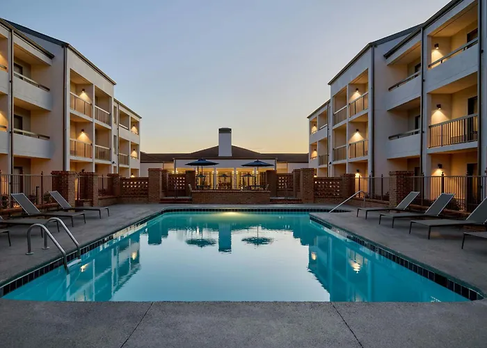 Courtyard By Marriott Huntsville University Drive