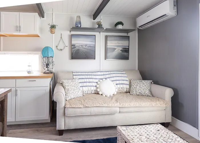 Unique Houseboat Rental