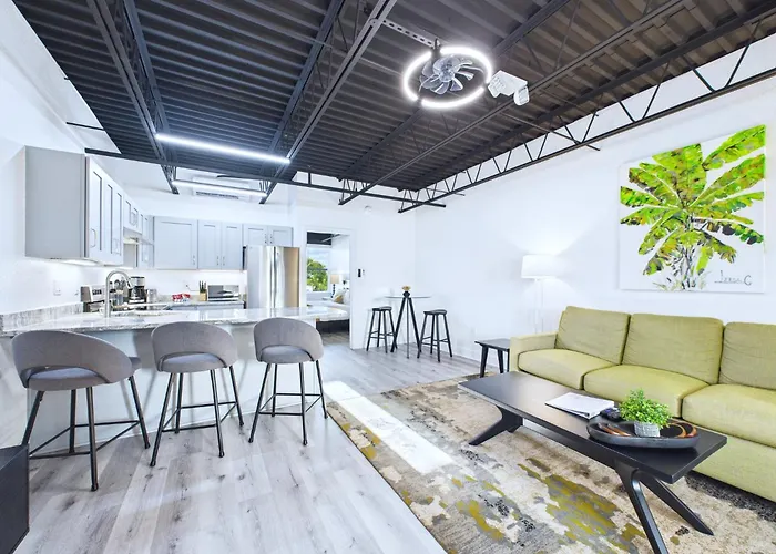 Chic Loft Retreat Near Port Canaveral -Unit 202