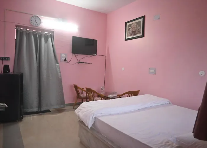 Hundru Hotel Tourist And Resturant
