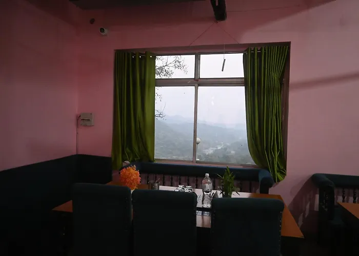 Hundru Hotel Tourist And Resturant