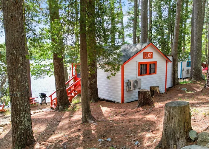 Getogether Pines Lakeside Cabin Resort