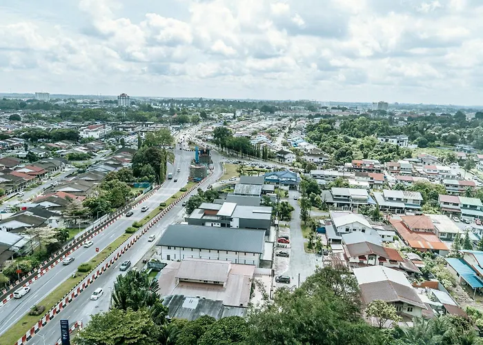 The Everly Lhesson Kuching