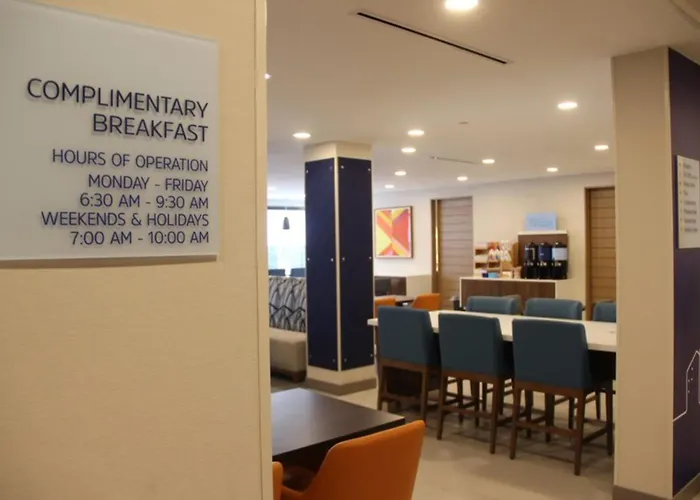 Holiday Inn Express & Suites Huntsville By Ihg