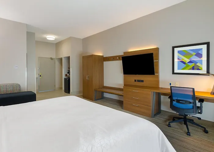 Holiday Inn Express Hotel & Suites Weston By Ihg