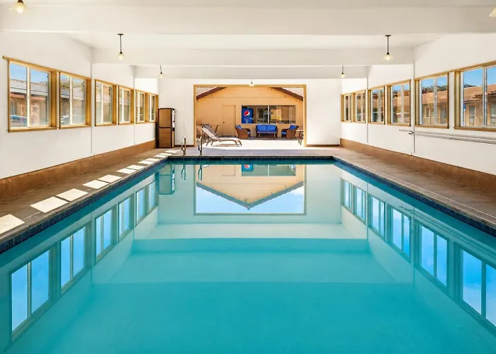 El Castell Motel Monterey