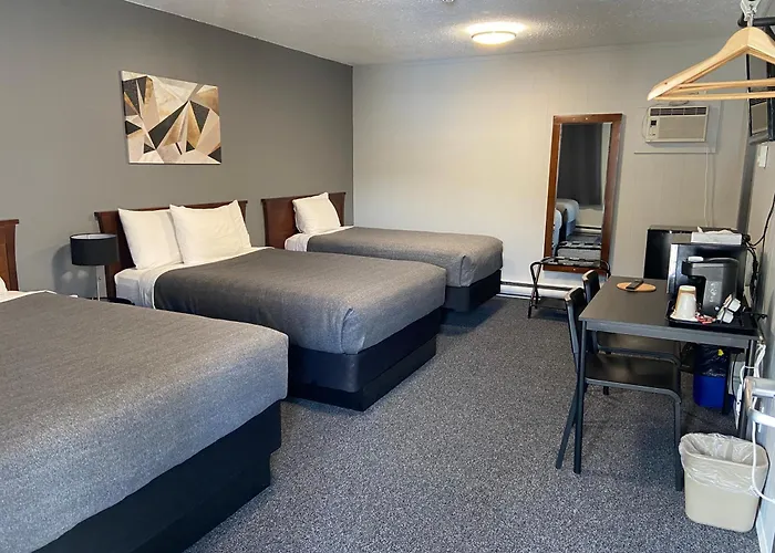 Monashee Lodge