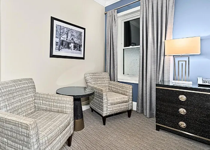124 On Queen Hotel & Spa