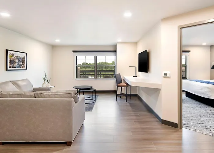 Clubhouse Hotel Sioux Falls