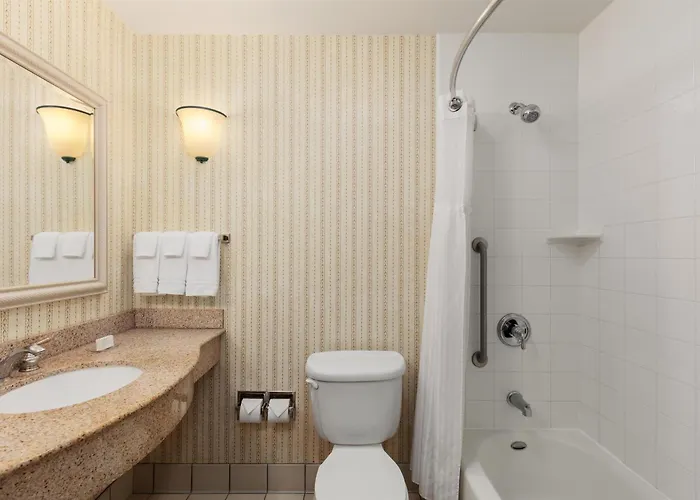 Hilton Garden Inn Milwaukee Northwest Conference Center