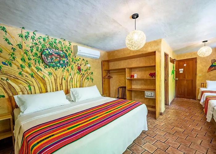 El Sano Banano Beachside Hotel