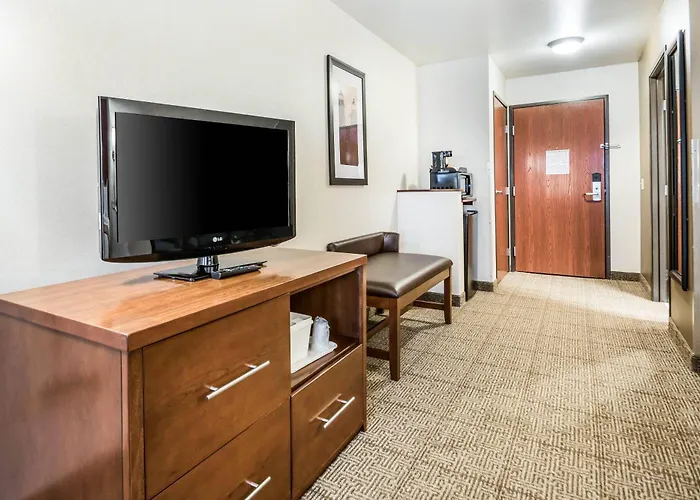 Comfort Suites At Par 4 Resort