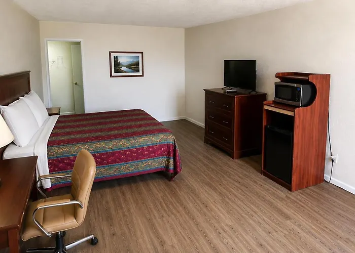 Segovia Lodge Junction Tx I -10