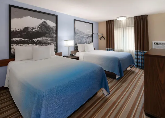 Super 8 By Wyndham Longmont/Twin Peaks