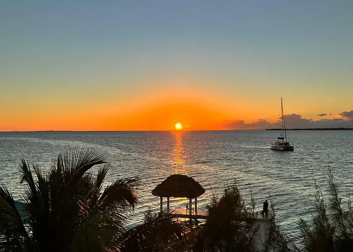 King Lewey'S Island Resort