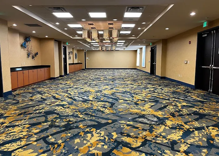 Holiday Inn Hotel & Suites Gateway By Ihg
