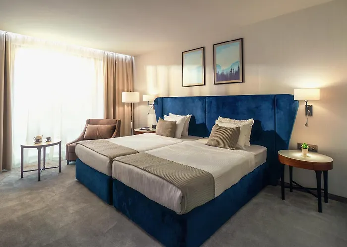 Astor Garden Hotel