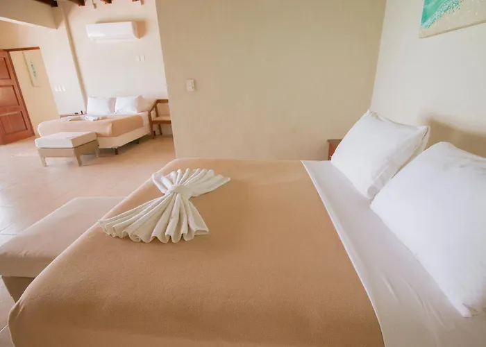 Cuxos Hotel Beachfront