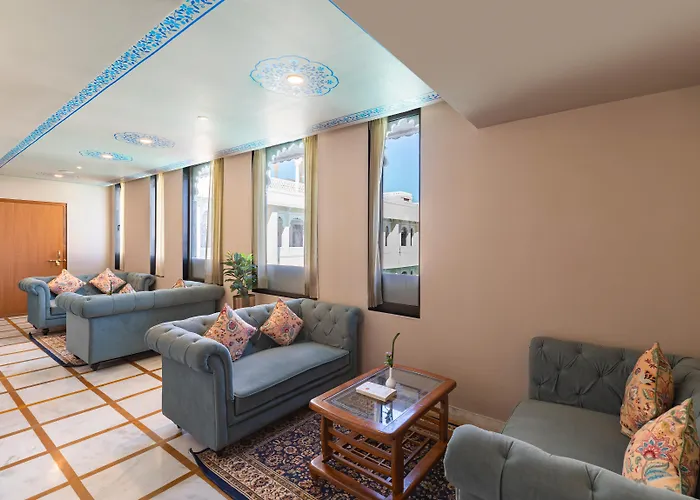 The Everest Hill Resort Suites With Jacuzzi Spa - Resort In Kumbhalgarh
