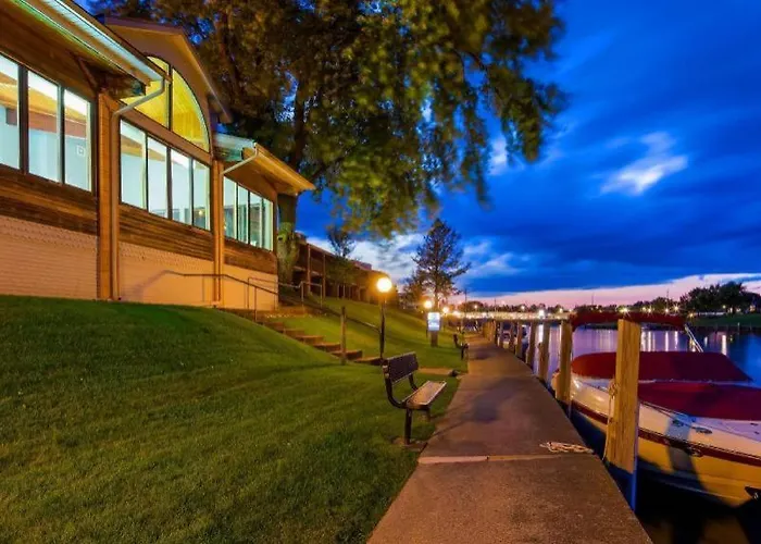 Best Western River Terrace