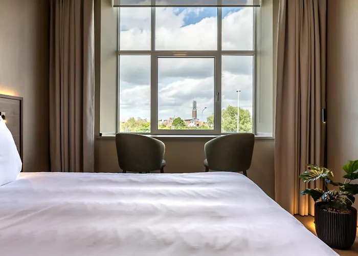 Hotel De Zeevaartschool