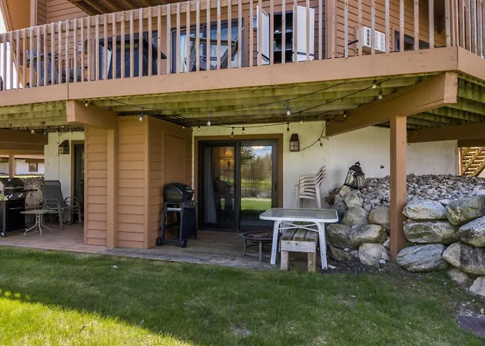 Greens & Glides Getaway At Schuss Mountain
