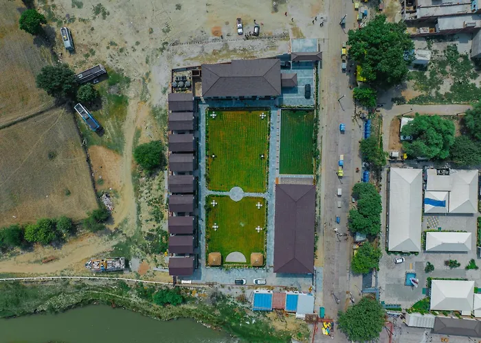 Aayovea Resort Ayodhya Near Ram Mandir & Saryu River
