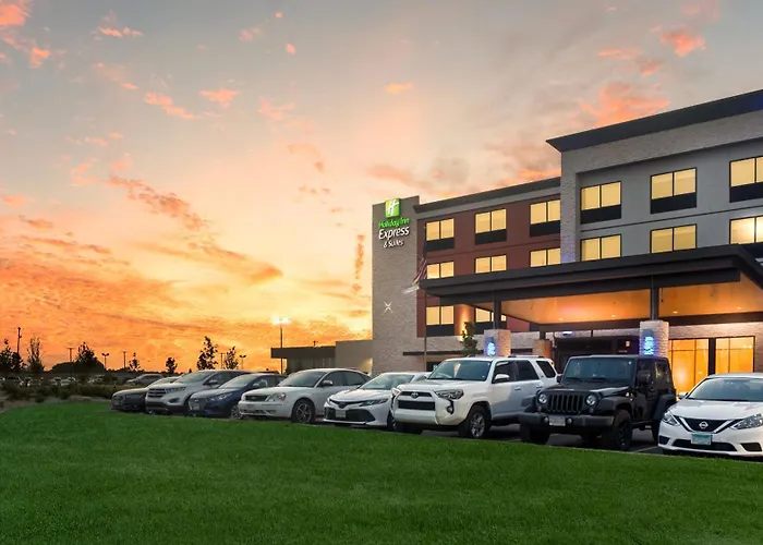 Holiday Inn Express & Suites Racine By Ihg
