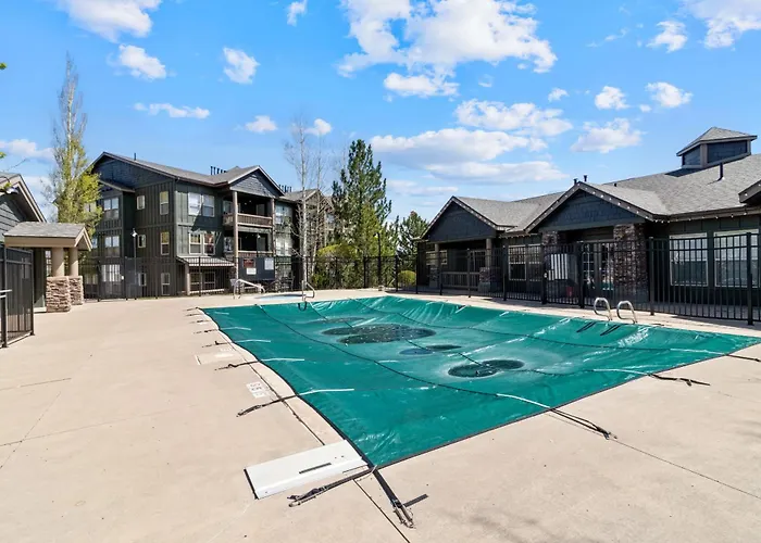 Fox Bay By All Seasons Resort Lodging
