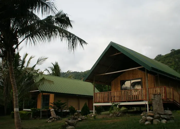 Wingbeat Lodge At Lake Bosomtwe