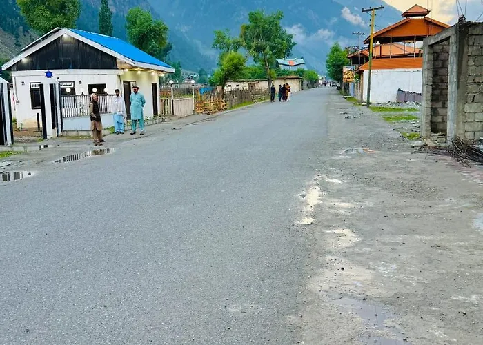 Kaka G Hotel Utror Valley