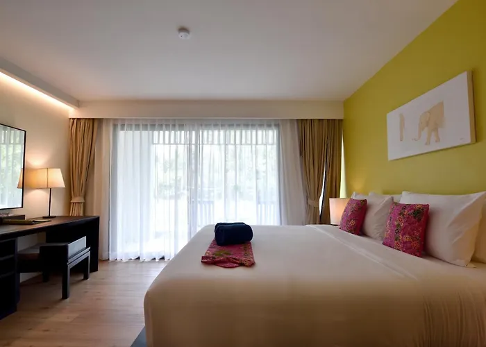Palm Galleria Resort