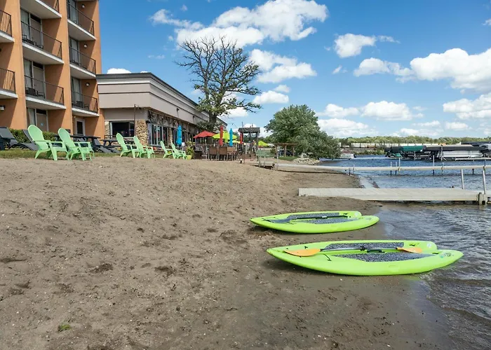 Holiday Inn Detroit Lakes - Lakefront By Ihg