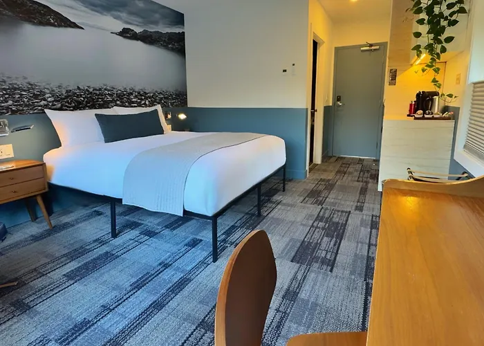 Artisan Suites On Bowen